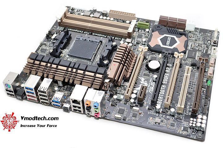 dsc 0208 ASUS SABERTOOTH 990FX R2.0 Motherboard Review