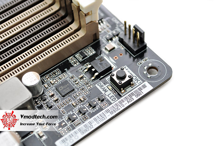 dsc 0228 ASUS SABERTOOTH 990FX R2.0 Motherboard Review