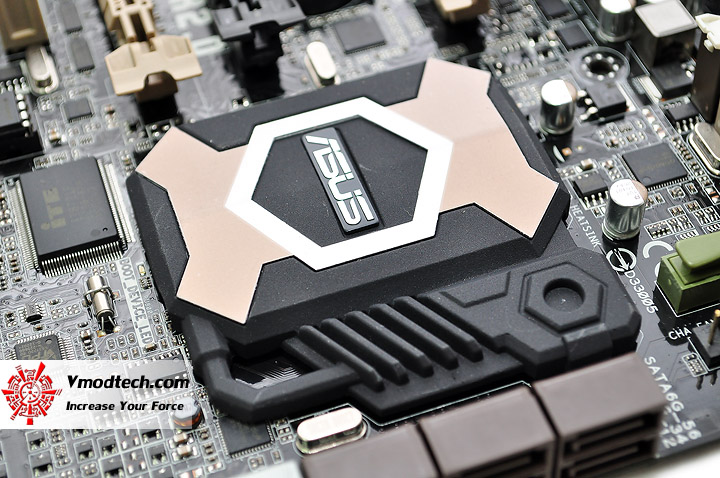 dsc 0230 ASUS SABERTOOTH 990FX R2.0 Motherboard Review
