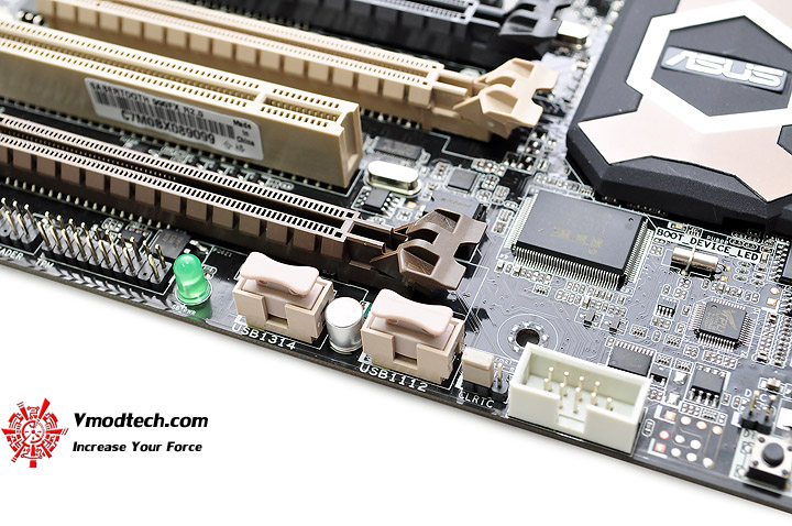dsc 0233 ASUS SABERTOOTH 990FX R2.0 Motherboard Review
