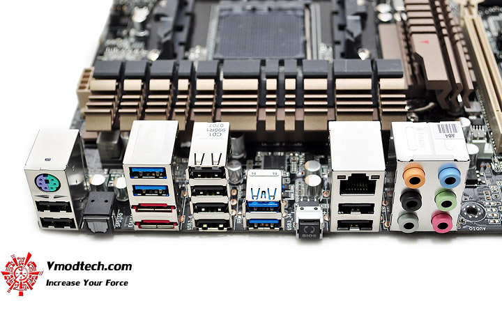 dsc 0235 ASUS SABERTOOTH 990FX R2.0 Motherboard Review