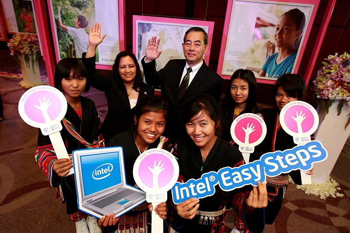 intel plan mou 1 อินเทลสนับสนุนให้เด็กและเยาวชนหญิงในถิ่นธุรกันดารมีโอกาสใช้เทคโนโลยี เพื่อการเรียนรู้ผ่านความร่วมมือกับ แพลน อินเตอร์เนชั่นแนล
