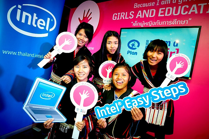 intel plan mou 2 อินเทลสนับสนุนให้เด็กและเยาวชนหญิงในถิ่นธุรกันดารมีโอกาสใช้เทคโนโลยี เพื่อการเรียนรู้ผ่านความร่วมมือกับ แพลน อินเตอร์เนชั่นแนล