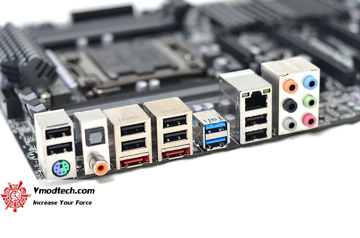 dsc_2006 dsc 2006 GIGABYTE X79 UP4 MOTHERBOARD Review