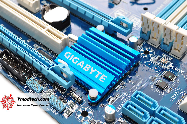 dsc 0637 GIGABYTE GA Z77M D3H Micro ATX Motherboard Review