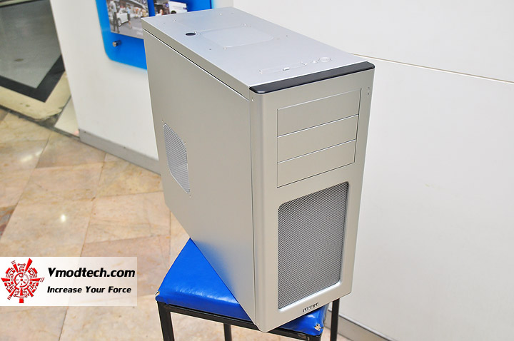 dsc 0142 Lian Li PC 7H All Aluminum Chassis