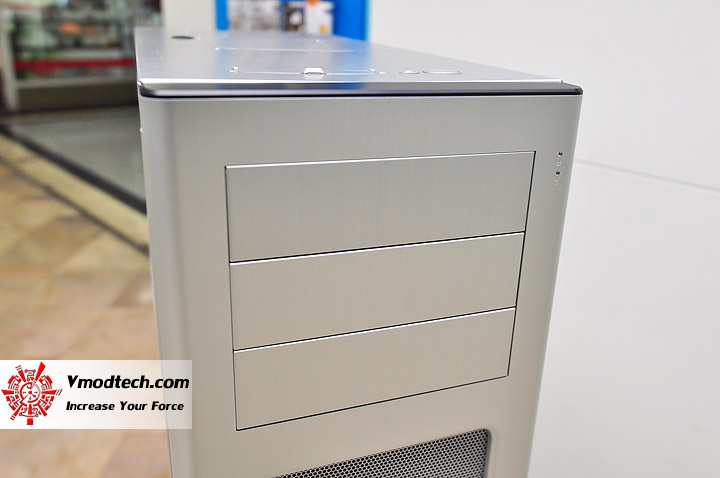 dsc 0145 Lian Li PC 7H All Aluminum Chassis