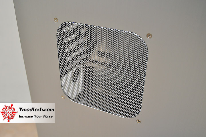 dsc 0152 Lian Li PC 7H All Aluminum Chassis