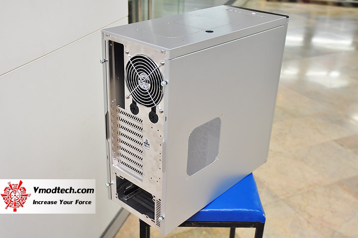 dsc 0154 Lian Li PC 7H All Aluminum Chassis