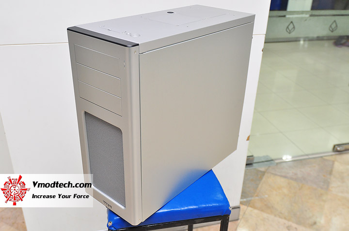 dsc 0165 Lian Li PC 7H All Aluminum Chassis