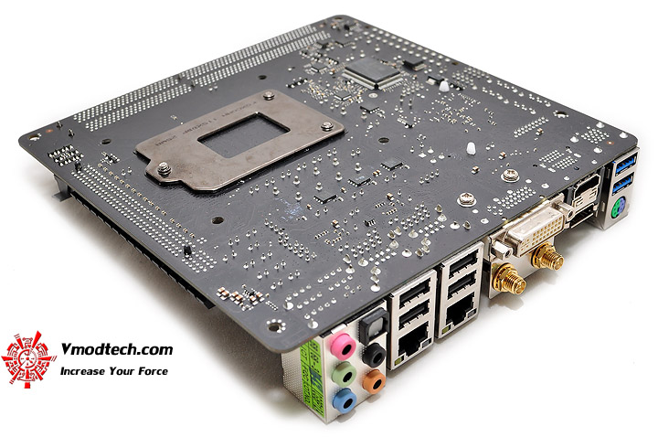 dsc 0803 GIGABYTE GA H77N WIFI Mini ITX Motherboard Review