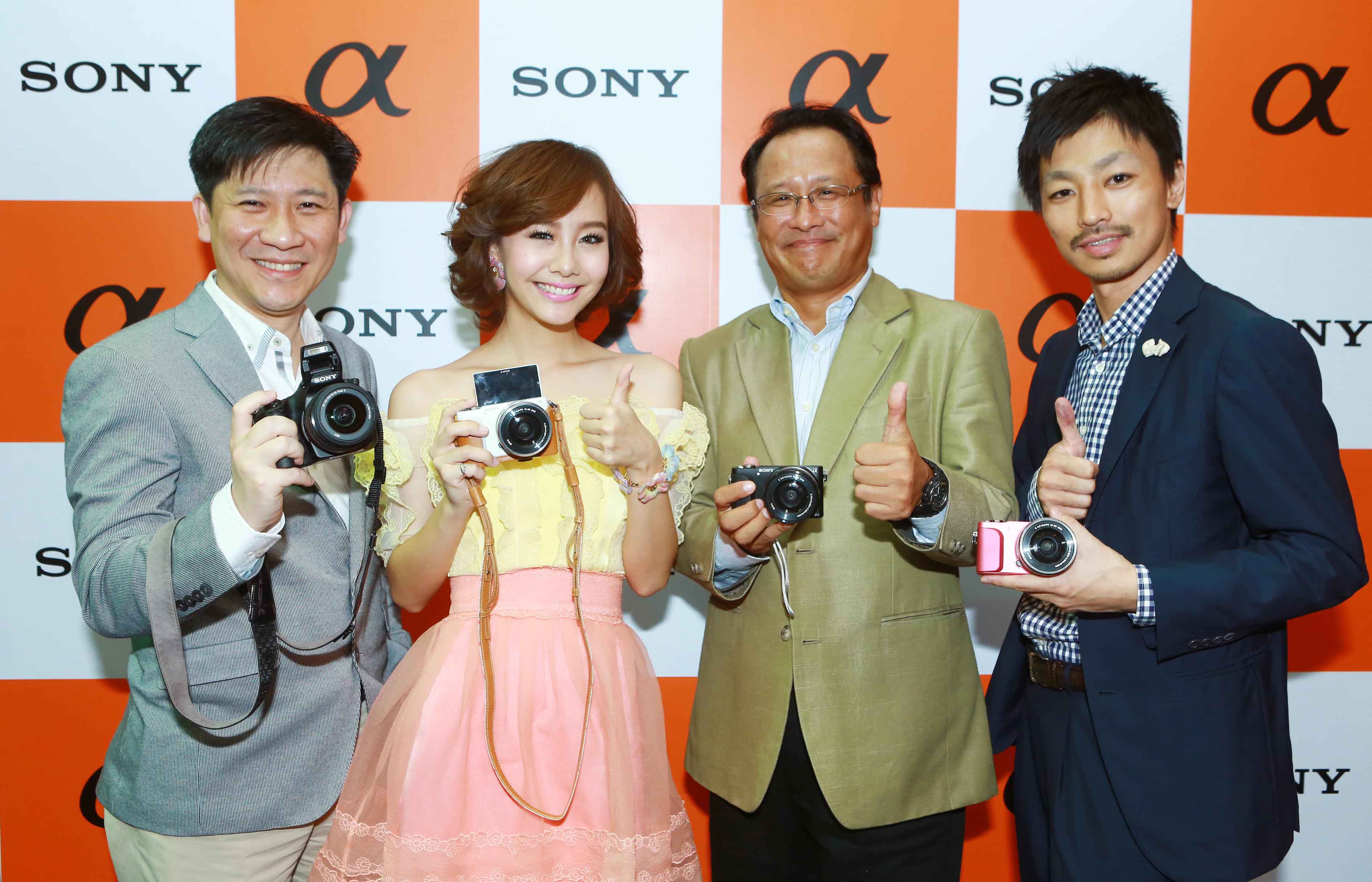 pic_sony-new-camera_002 pic sony new camera 002 โซนี่ไทย ชวนสัมผัสประสบการณ์ใหม่ของการถ่ายภาพ ในงานเปิดตัวกล้องมิเรอร์เลส “NEX 3N” และ กล้อง D SLT A58”