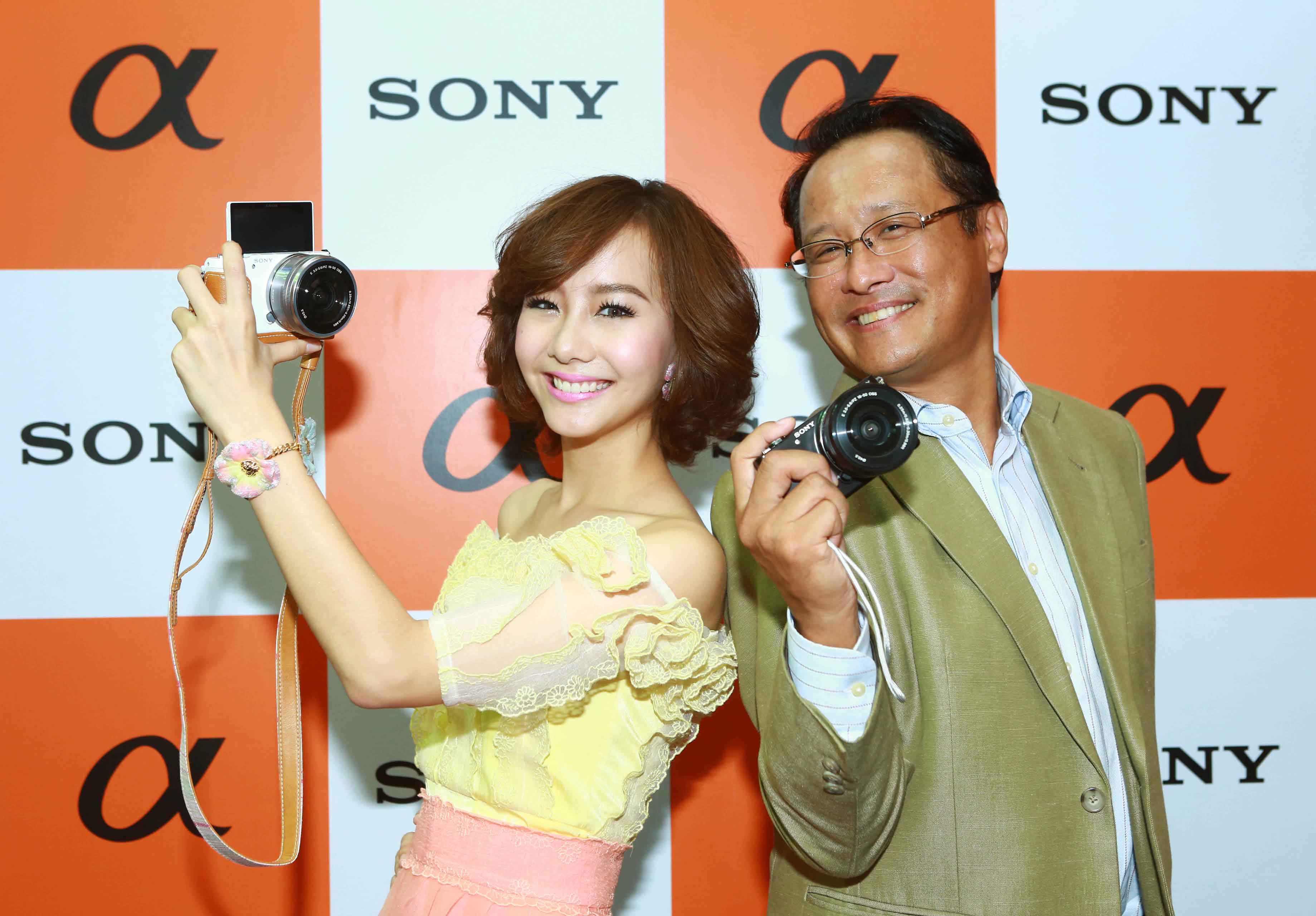 pic_sony-new-camera_004 pic sony new camera 004 โซนี่ไทย ชวนสัมผัสประสบการณ์ใหม่ของการถ่ายภาพ ในงานเปิดตัวกล้องมิเรอร์เลส “NEX 3N” และ กล้อง D SLT A58”