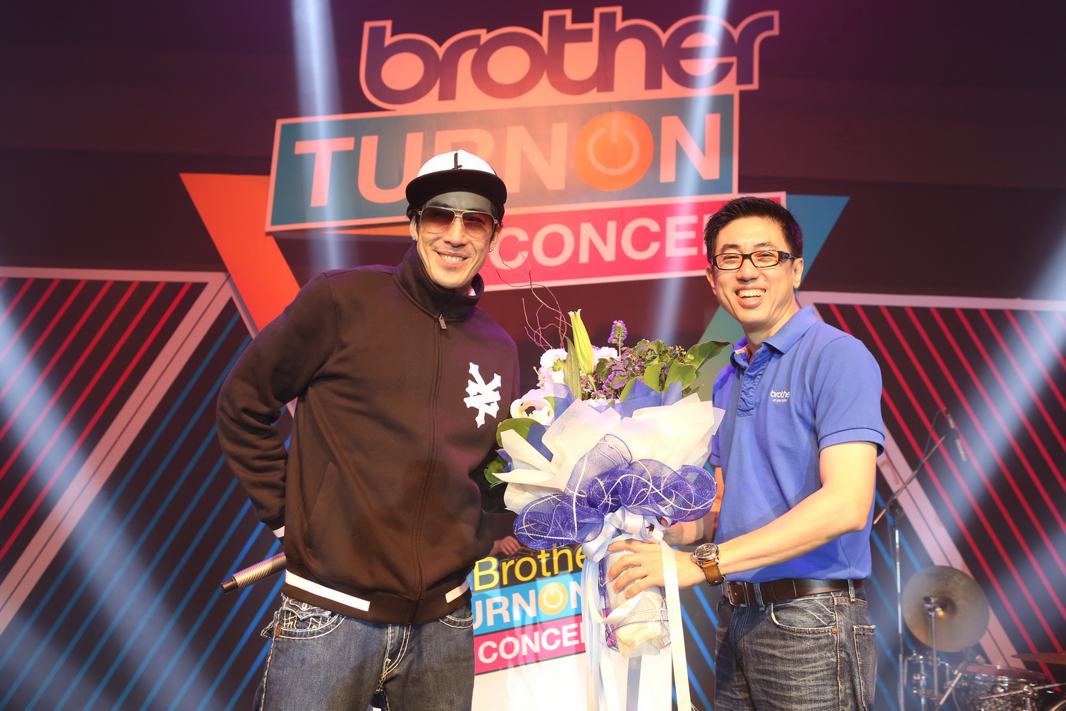 0396_resize 0396 resize บราเดอร์ปลื้มลูกค้าตอบรับร่วมชม Brother TURN ON Concert อย่างคับคั่ง