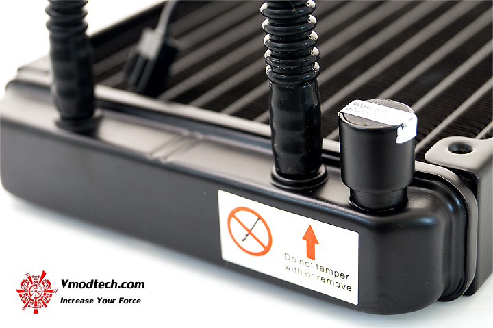 dsc00223 CoolerMaster Seidon 240M Liquid CPU Cooler Kit Review