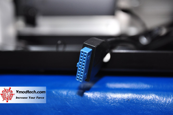 dsc 0004 Lian Li PC Q28 Mini ITX Aluminium Chassis