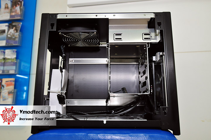 dsc 0997 Lian Li PC Q28 Mini ITX Aluminium Chassis