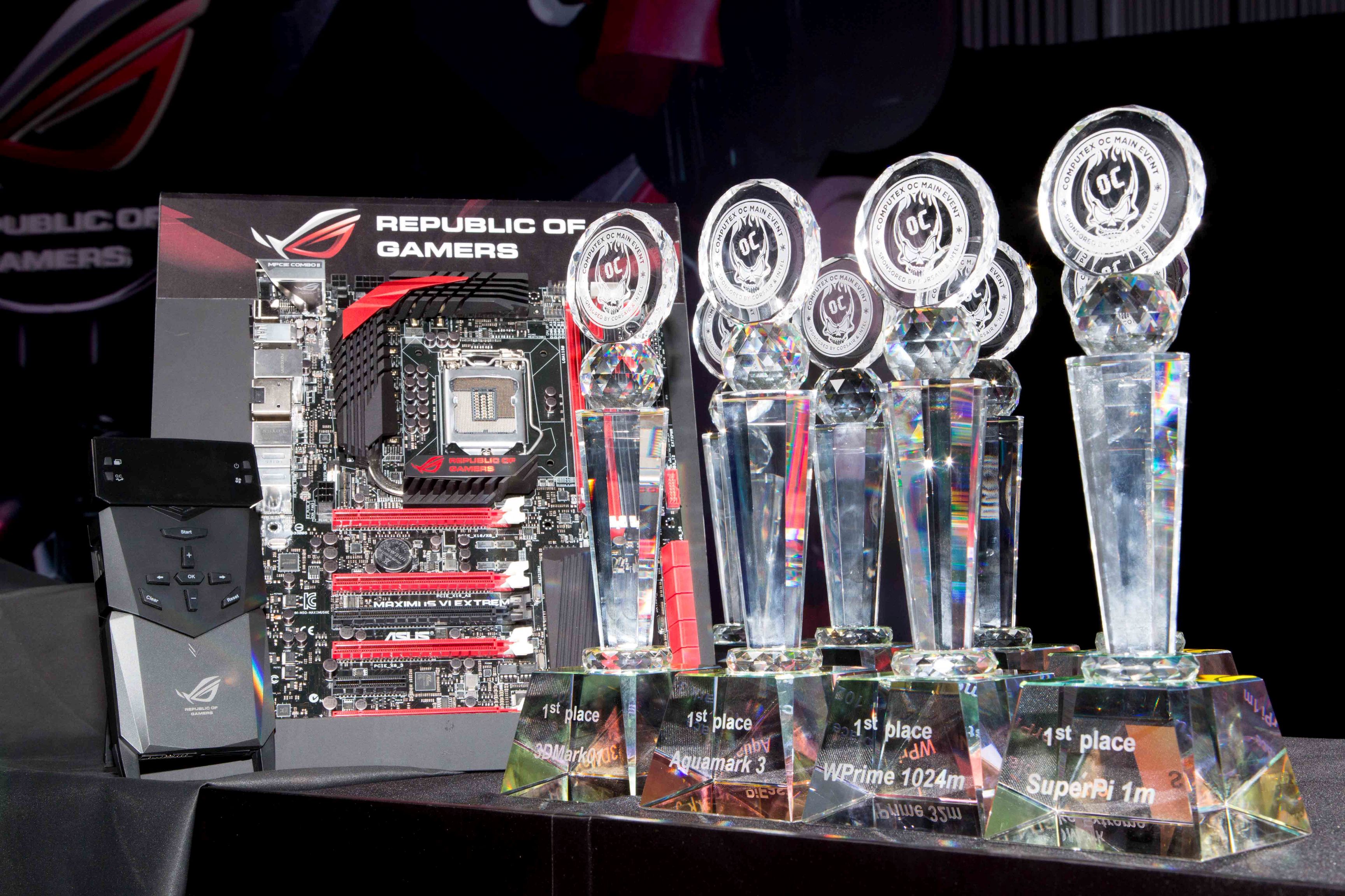 pr-asus-maximus-vi-extreme-took-ten-out-of-eleven-wins-at-the-intel-and-corsair-computex-oc-main-event pr asus maximus vi extreme took ten out of eleven wins at the intel and corsair computex oc main event มาเธอร์บอร์ด ROG Maximus VI Extreme ทุบสถิติโลก พร้อมสร้างสถิติประเทศไทยในวันเปิดตัวที่กรุงเทพฯ
