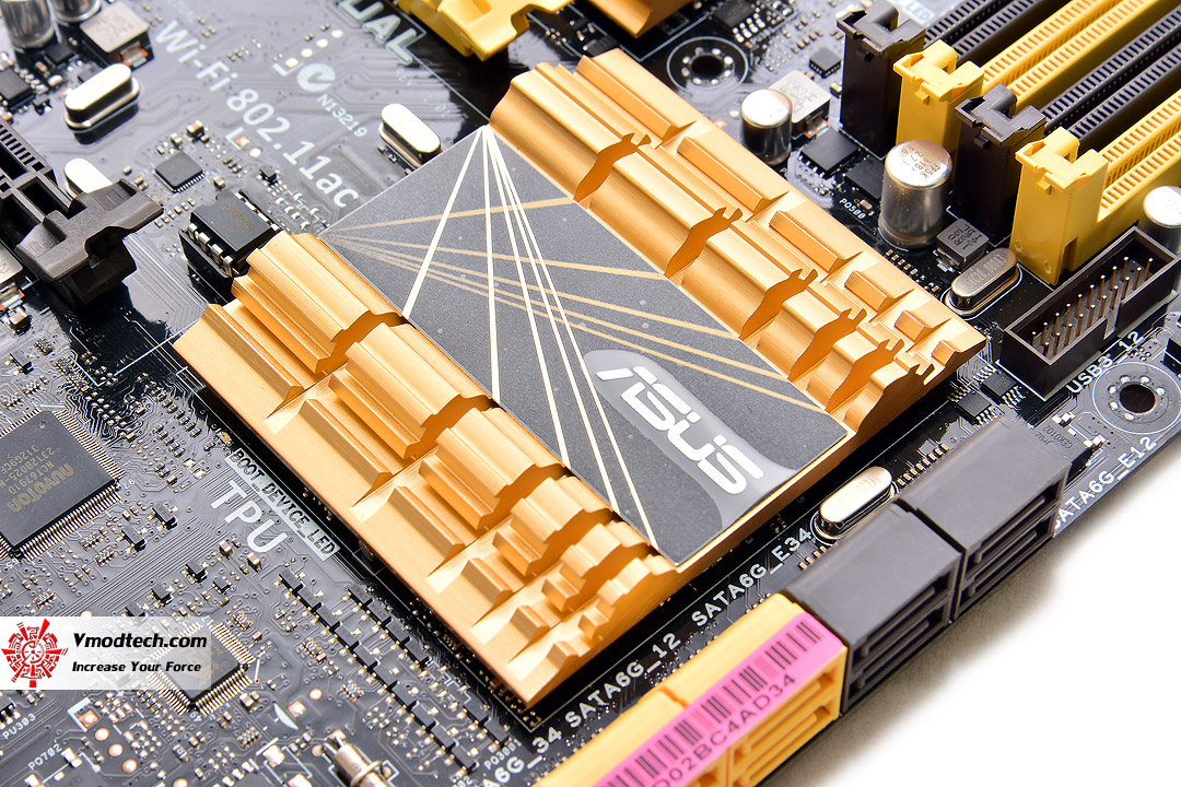 dsc_9222 dsc 9222 ASUS Z87 DELUXE/DUAL Motherboard Review