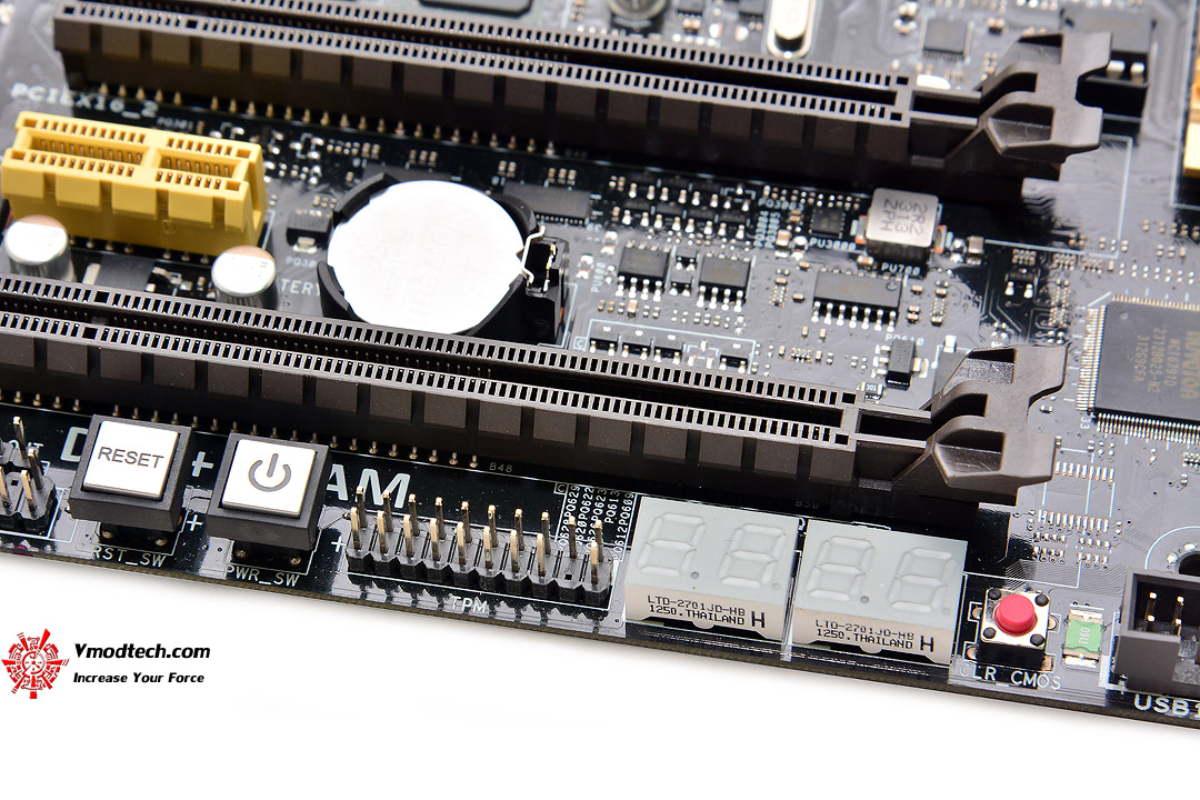 dsc 9246 ASUS Z87 DELUXE/DUAL Motherboard Review