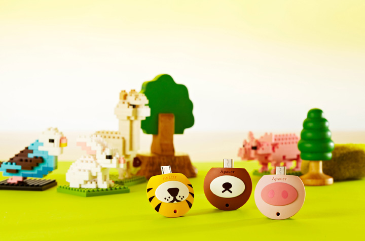 Apacer เปิดตัว “Q Zoo” แฟลชไดร์ฟขนาดพกพารุ่น “AH171” สุดน่ารัก แบ๊วได้อีก  Pinky Piglet, Brownie Bear, Jumping Tiger สุดน่ารักพร้อมให้อารมณ์แบ๊วๆ ใสๆ สบายๆ  ตัวเลือกที่ดีที่สุดสำหรับการจัดเก็บข้อมูลแบบพกพาและสำหรับการแชร์