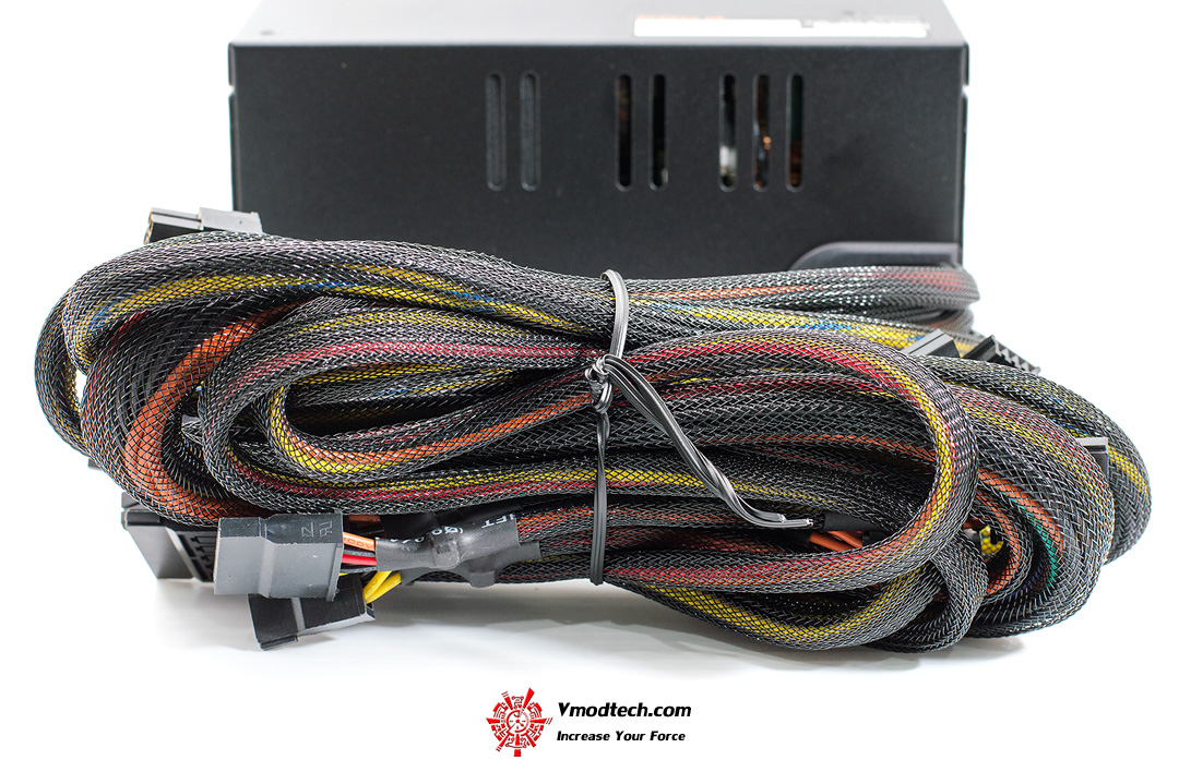 dsc 1113 EVGA 500B Bronze Power Supply Review