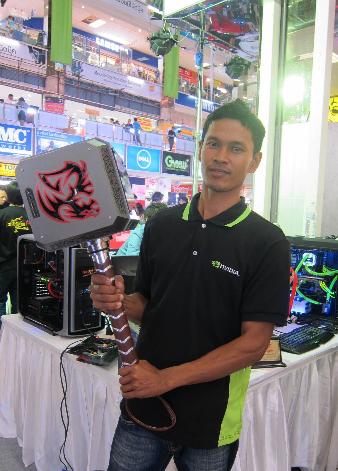 3 3 NVIDIA เปิดตัว GeForce® GTXTM 800M เกมส์มิ่งสำหรับโน๊ตบุ๊คในงาน Vmodtech Master Building LAN Party 2014 อย่างยิ่งใหญ่