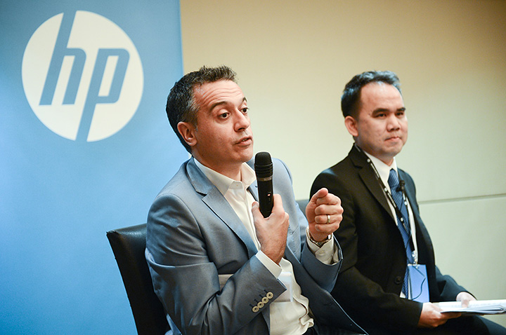 nick-lazaridis-with-pavin-vorapruck nick lazaridis with pavin vorapruck เอชพี ขับเคลื่อนพลัง “ผู้นำทางธุรกิจ”สู่ความเป็นโมบิลิตี้ ด้วยการทำงานร่วมกันของอุปกรณ์ใหม่ การให้บริการและเครือข่ายพาร์ทเนอร์เพื่อสร้างโซลูชั่นส์ที่รองรับการทำงานทุกรูปแบบ