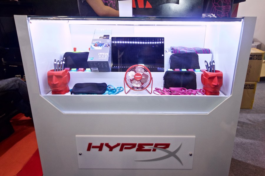 kingston-booth-commart-thailand-2015-summer-sale-013 kingston booth commart thailand 2015 summer sale 013 Kingston ยกขบวนสินค้า โปรโมชั่นจัดหนัก เปิดให้สัมผัสประสบการณ์เทคโนโลยีใหม่ล่าสุด ในงาน Commart Thailand 2015