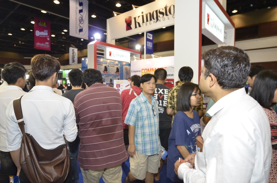 kingston-booth-commart-thailand-2015-summer-sale-014-1 kingston booth commart thailand 2015 summer sale 014 1 Kingston ยกขบวนสินค้า โปรโมชั่นจัดหนัก เปิดให้สัมผัสประสบการณ์เทคโนโลยีใหม่ล่าสุด ในงาน Commart Thailand 2015