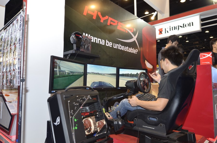 kingston-booth-commart-thailand-2015-summer-sale-014-4 kingston booth commart thailand 2015 summer sale 014 4 Kingston ยกขบวนสินค้า โปรโมชั่นจัดหนัก เปิดให้สัมผัสประสบการณ์เทคโนโลยีใหม่ล่าสุด ในงาน Commart Thailand 2015