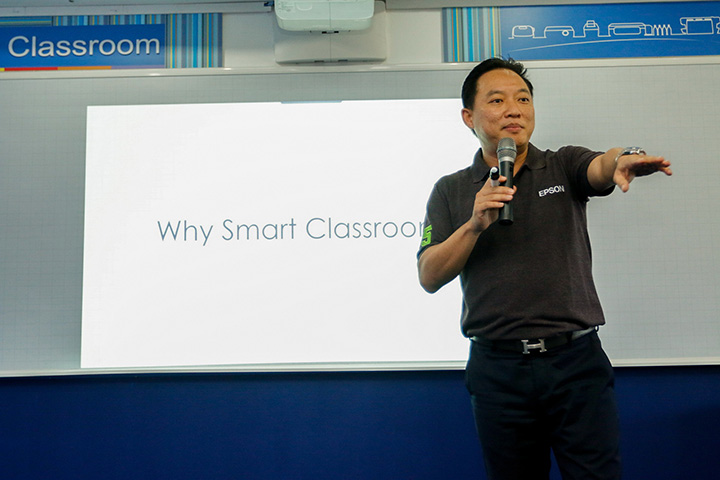 epson-csr_95 epson csr 95 เอปสัน ประเทศไทย ผู้นำตลาดพรินเตอร์และโปรเจ็คเตอร์ของเมืองไทย ฉลองปีพิเศษ ครบรอบ 25 ปี จัดโครงการซีเอสอาร์มอบโซลูชั่น Epson Smart Classroom ให้แก่ 25 โรงเรียนทั่วภูมิภาค มูลค่า รวมกว่า 8 ล้านบาท