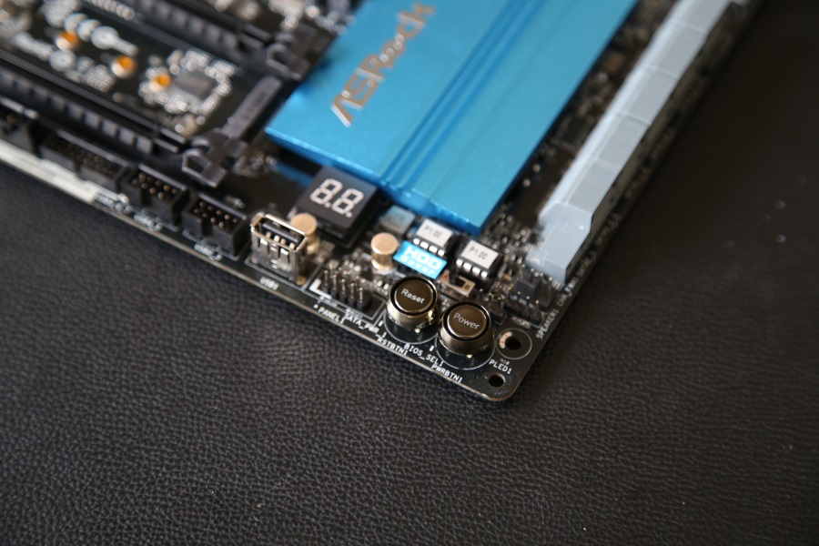 asrock-oc-3 asrock oc 3 4 สิ่งสำคัญ ในการเลือกเมนบอร์ดสำหรับนักโอเวอร์คล็อก