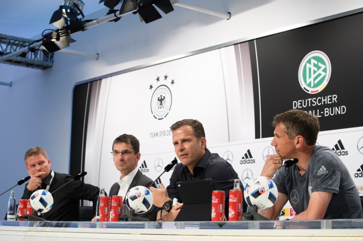 sap-dfb-press-conference-2016-01 sap dfb press conference 2016 01 720x479 เอสเอพี เผยโฉมเทคโนโลยีใหม่ล่าสุด
