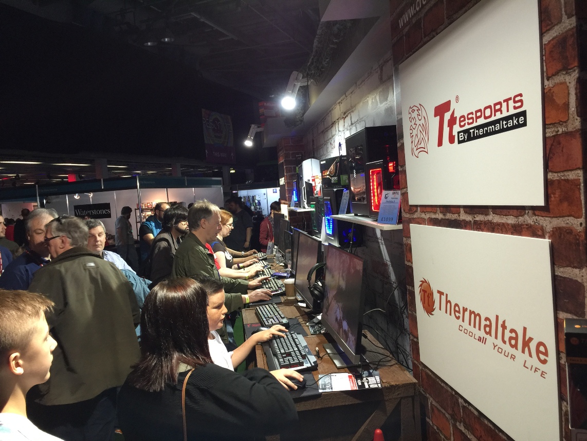 thermaltake-at-resonate-compete-tournament-visitors-having-fun-with-tt-esports-products thermaltake at resonate compete tournament visitors having fun with tt esports products เยี่ยมชมบูธ Thermaltake และ Tt eSPORTS ในงาน TOTAL GAMING festival เมืองกลาสโกว์ สกอตแลนด์ สหราชอาณาจักร
