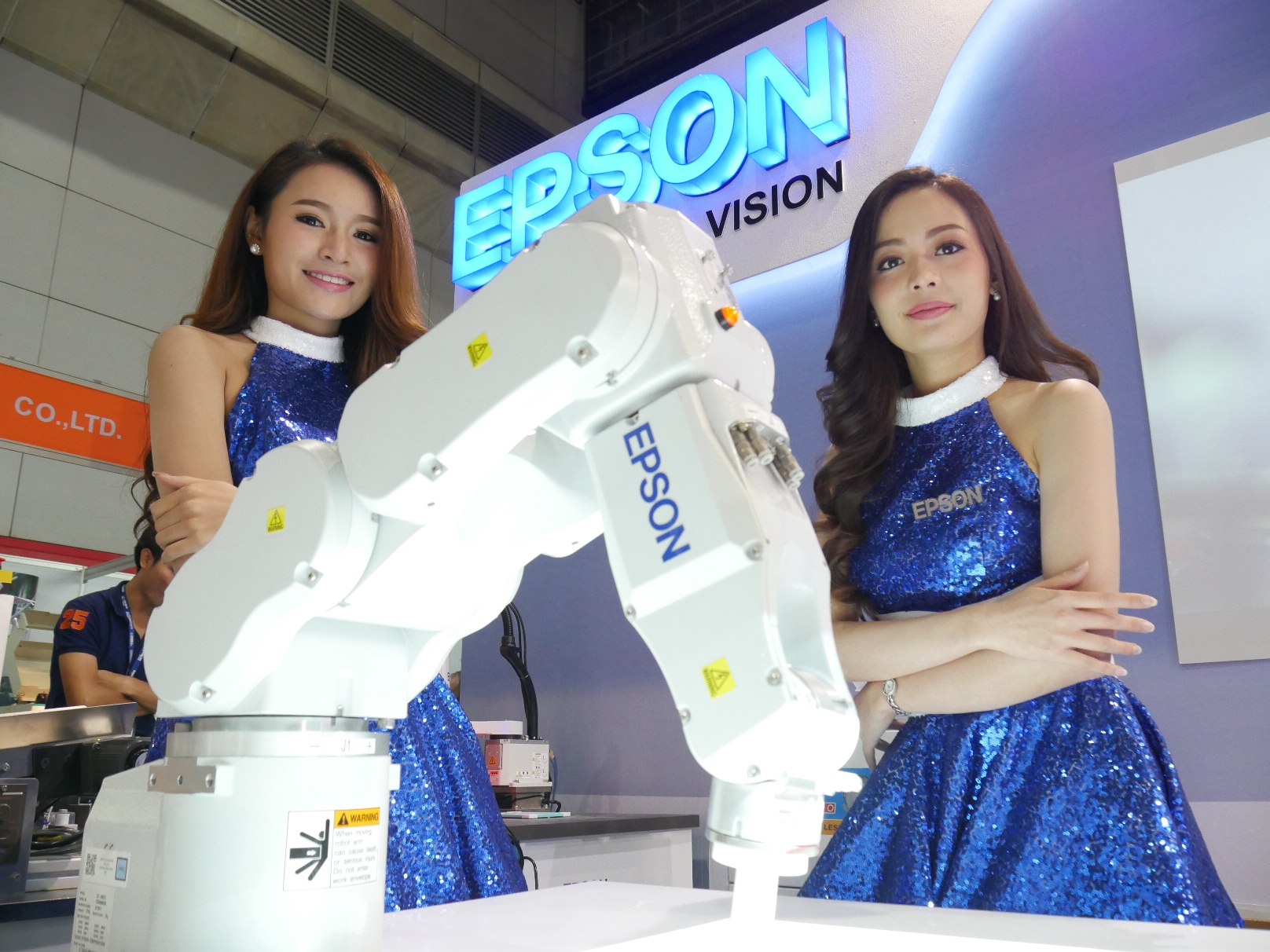 epson_assembly-2016-1 epson assembly 2016 1 EPSON เอปสันเปิดตัวสายธุรกิจหุ่นยนต์อุตสาหกรรมในประเทศไทยเป็นครั้งแรก พร้อมยกขบวนสินค้าตบเท้าร่วมงาน Assembly and Automation Technology 2016