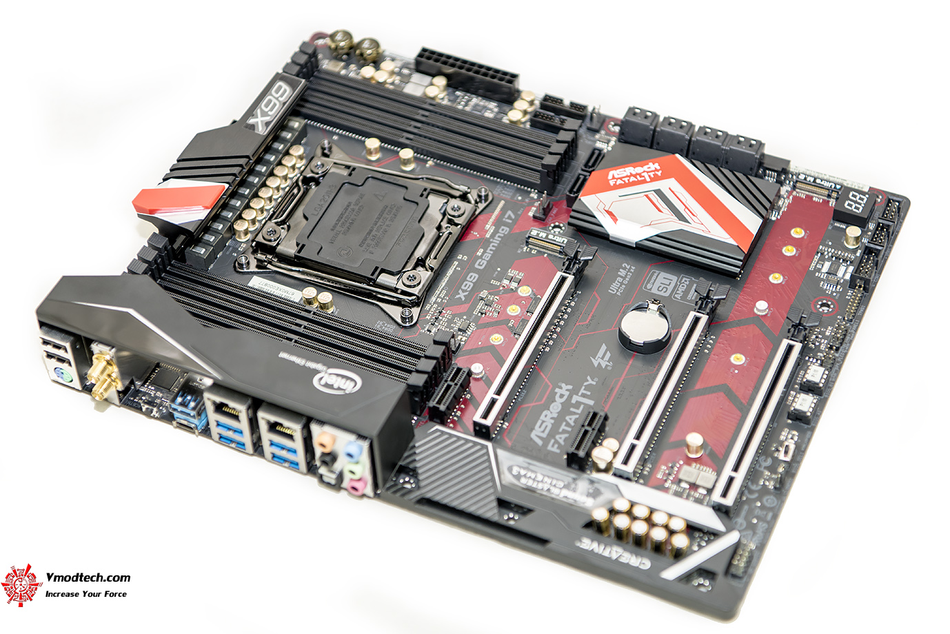 dsc 1951 ASRock Fatal1ty X99 Professional Gaming i7 Motherboard Review
