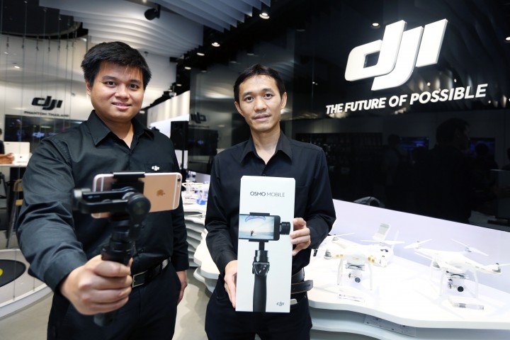 e0b88ae0b899e0b8b4e0b899e0b897e0b8a3e0b98c-e0b881e0b8a4e0b8a9e0b893e0b98c-co-founder-phantom-thailand e0b88ae0b899e0b8b4e0b899e0b897e0b8a3e0b98c e0b881e0b8a4e0b8a9e0b893e0b98c co founder phantom thailand 720x480 เปิดตัว DJI Osmo Mobile เจาะกลุ่มผู้ใช้มือถือ รับเฟซบุ๊คไลฟ์โตก้าวกระโดด พร้อมฟังก์ชั่นติดตามวัตถุอัตโนมัติ – เพิ่มคุณภาพการถ่าย ไลฟ์ลื่นไหล
