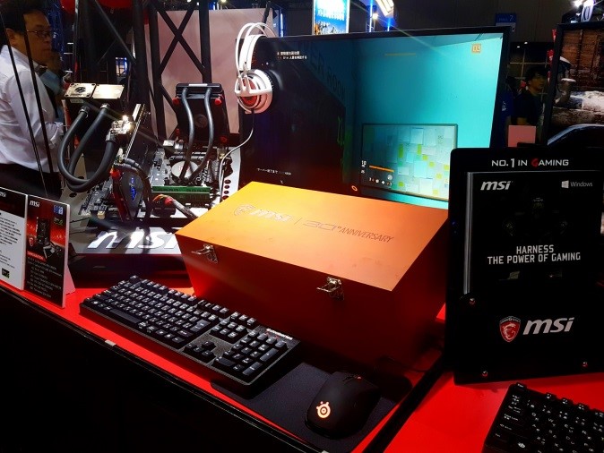 13 13 MSI เปิดประสบการณ์การเล่นเกมในรูปแบบ VR ด้วย Gaming Back Pack VR ONE ครั้งแรกที่งาน Tokyo Game Show 2016