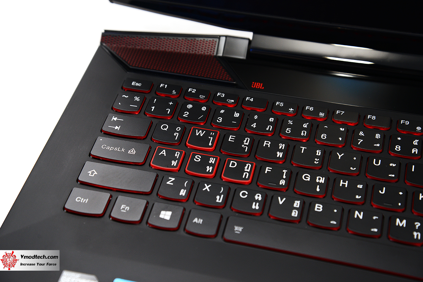 dsc 2831 Lenovo ideapad Y700 Review