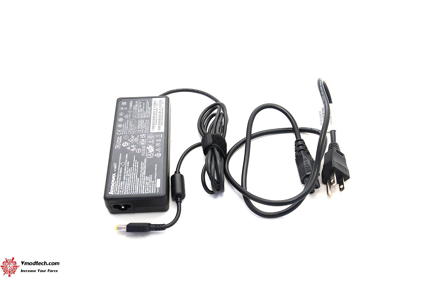 dsc 2879 Lenovo ideapad Y700 Review