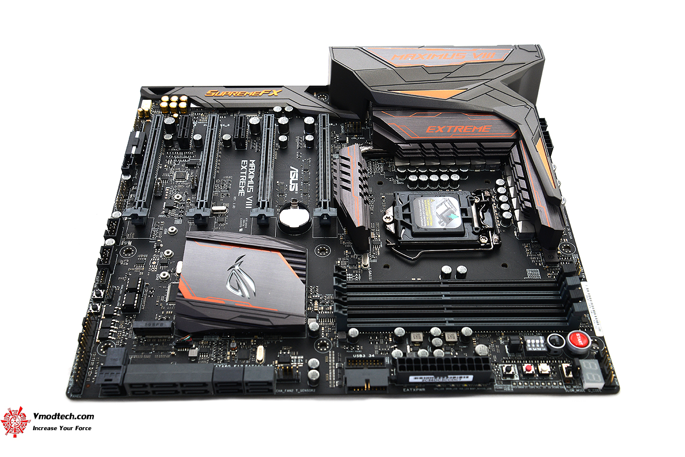 dsc 5420 ASUS ROG MAXIMUS VIII EXTREME/ASSEMBLY REVIEW