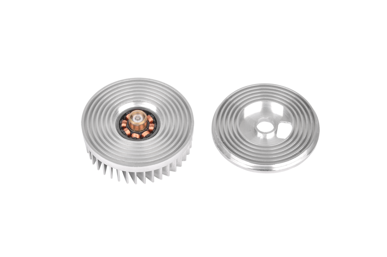 thermaltake engine 27 1u low profile cpu cooler 3 Thermaltake Technology และ CoolChip Technologies สองพาทเนอร์ชื่อดังประกาศเปิดตัวฮีตซิงค์ Engine 27 1U Low Profile CPU Cooler 