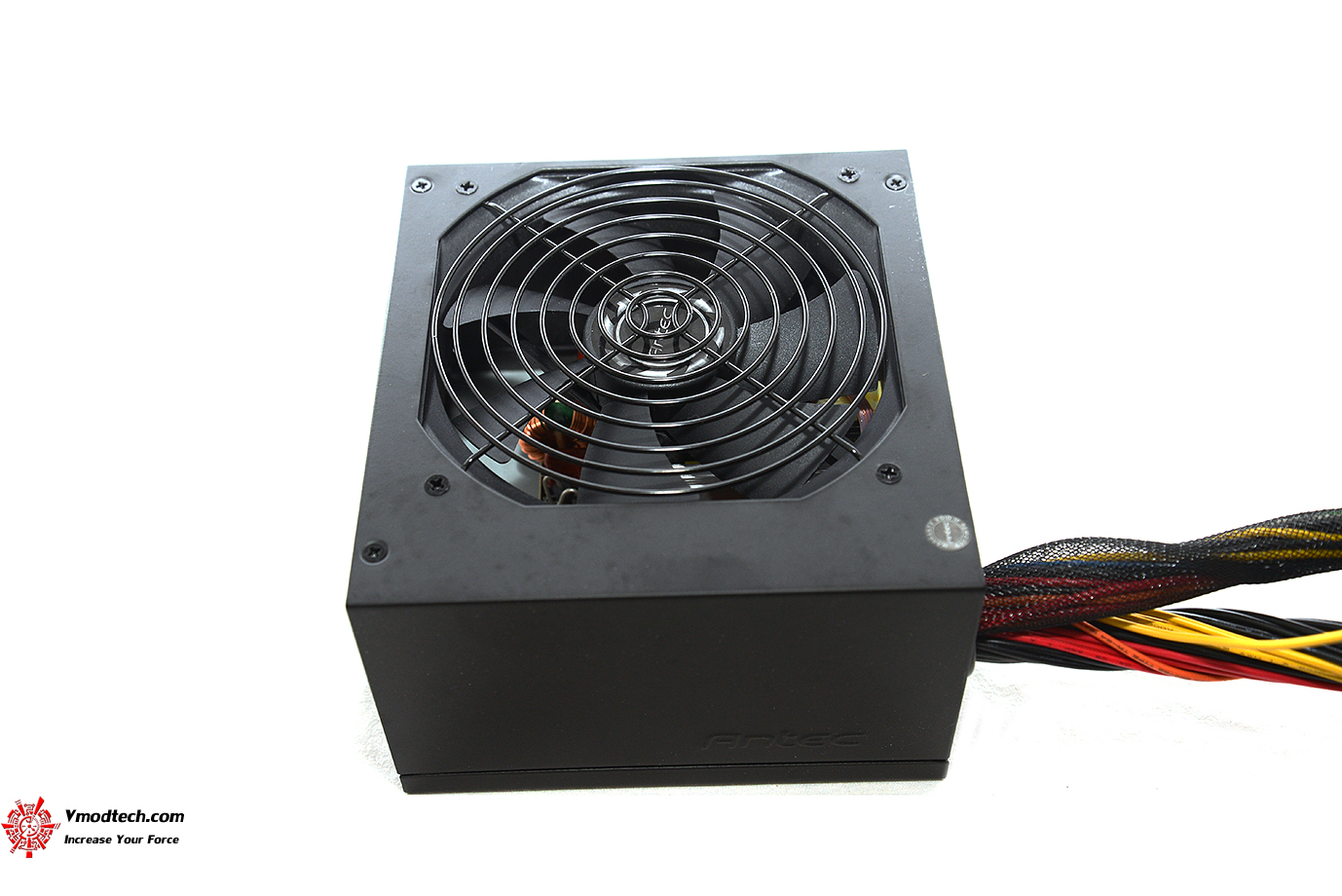 dsc_8087 dsc 8087 Antec VP600P Strictly Power 600W Review