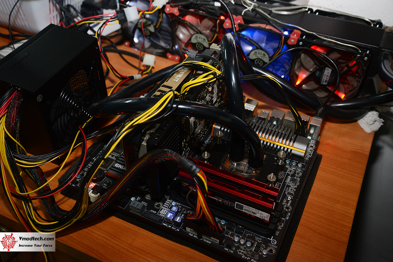 dsc_8078 dsc 8078 Antec VP600P Strictly Power 600W Review