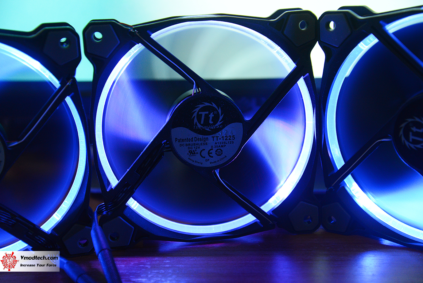 dsc 8599 Thermaltake Riing 12 RGB Radiator Fan TT Premium Edition Review