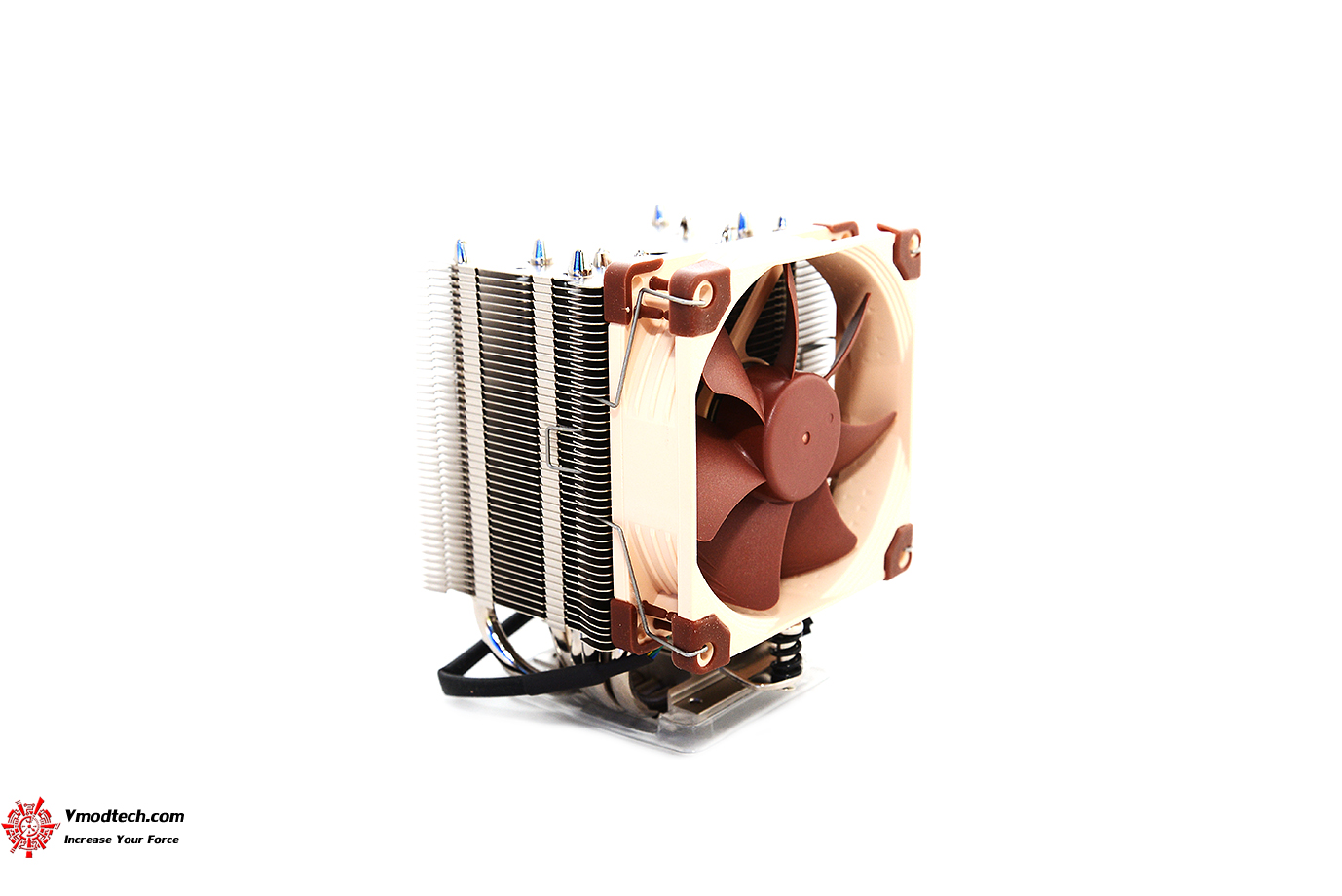 dsc 9720 NOCTUA NH U9S CPU Cooler Review