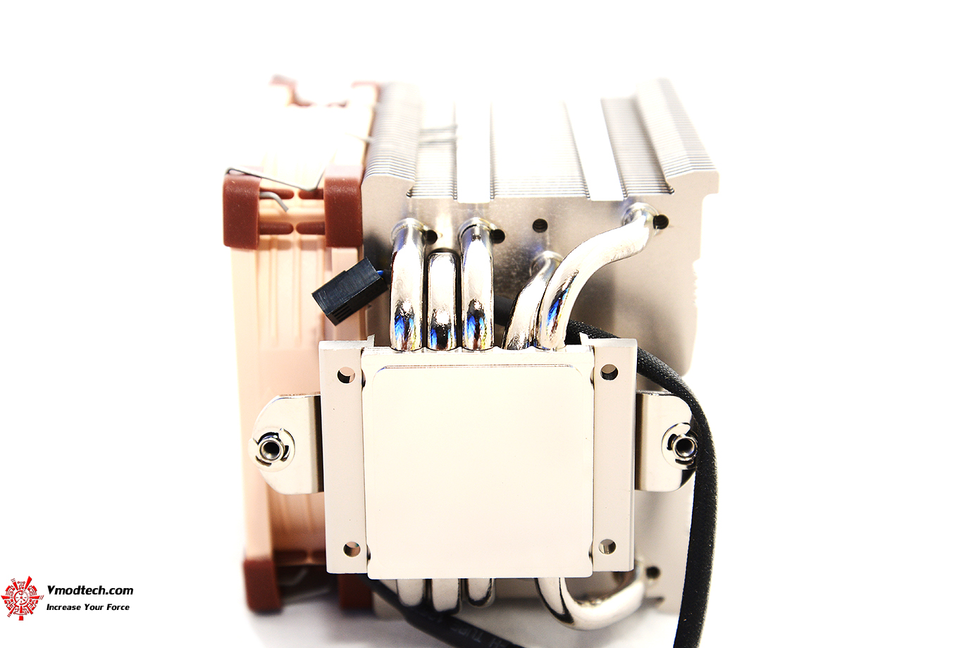 dsc 9757 NOCTUA NH U9S CPU Cooler Review