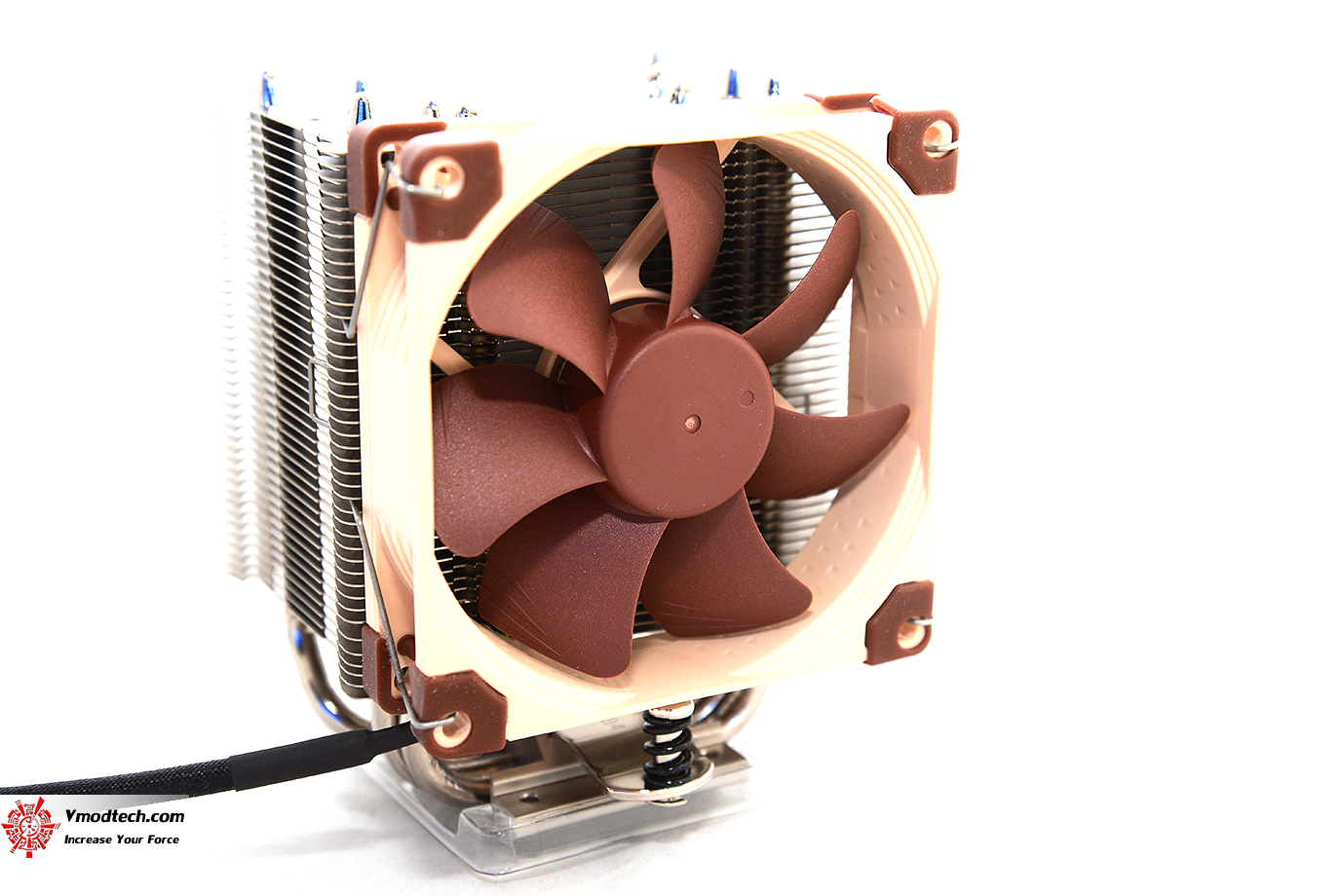 dsc 9765 NOCTUA NH U9S CPU Cooler Review