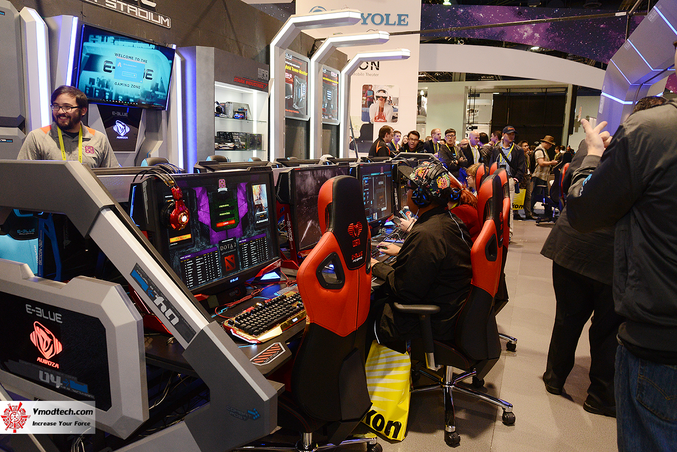 dsc_2356 dsc 2356 E BLUE E SPORT STADIUM BOOTH CES2017